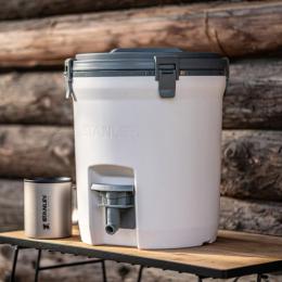 人氣新品報到｜美國 STANLEY 冒險系列 Water Jug 保溫冷飲桶 7.5L-簡約白
