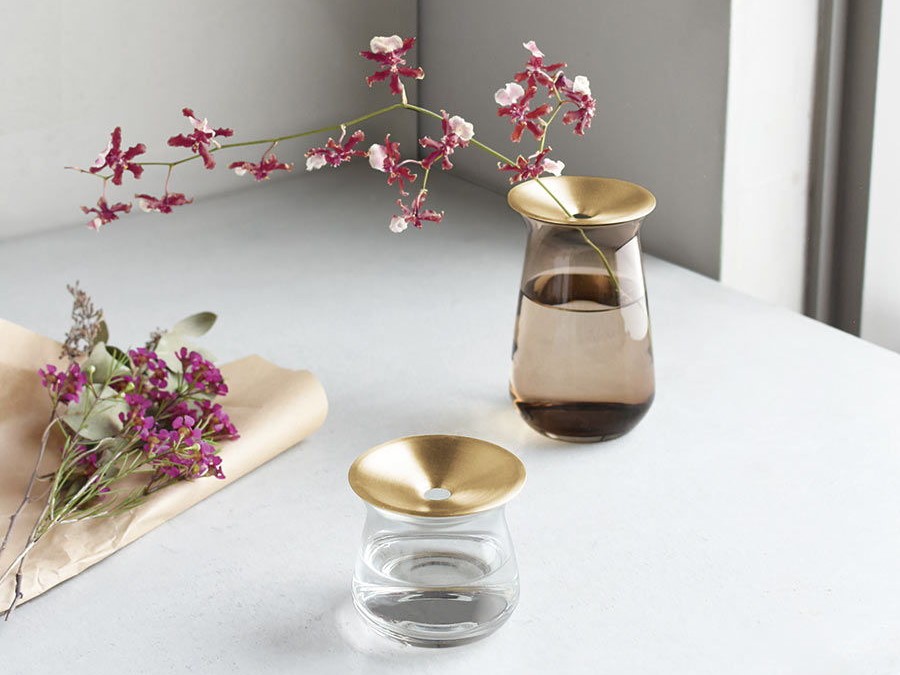日本KINTO LUNA花瓶插入一枝小花
